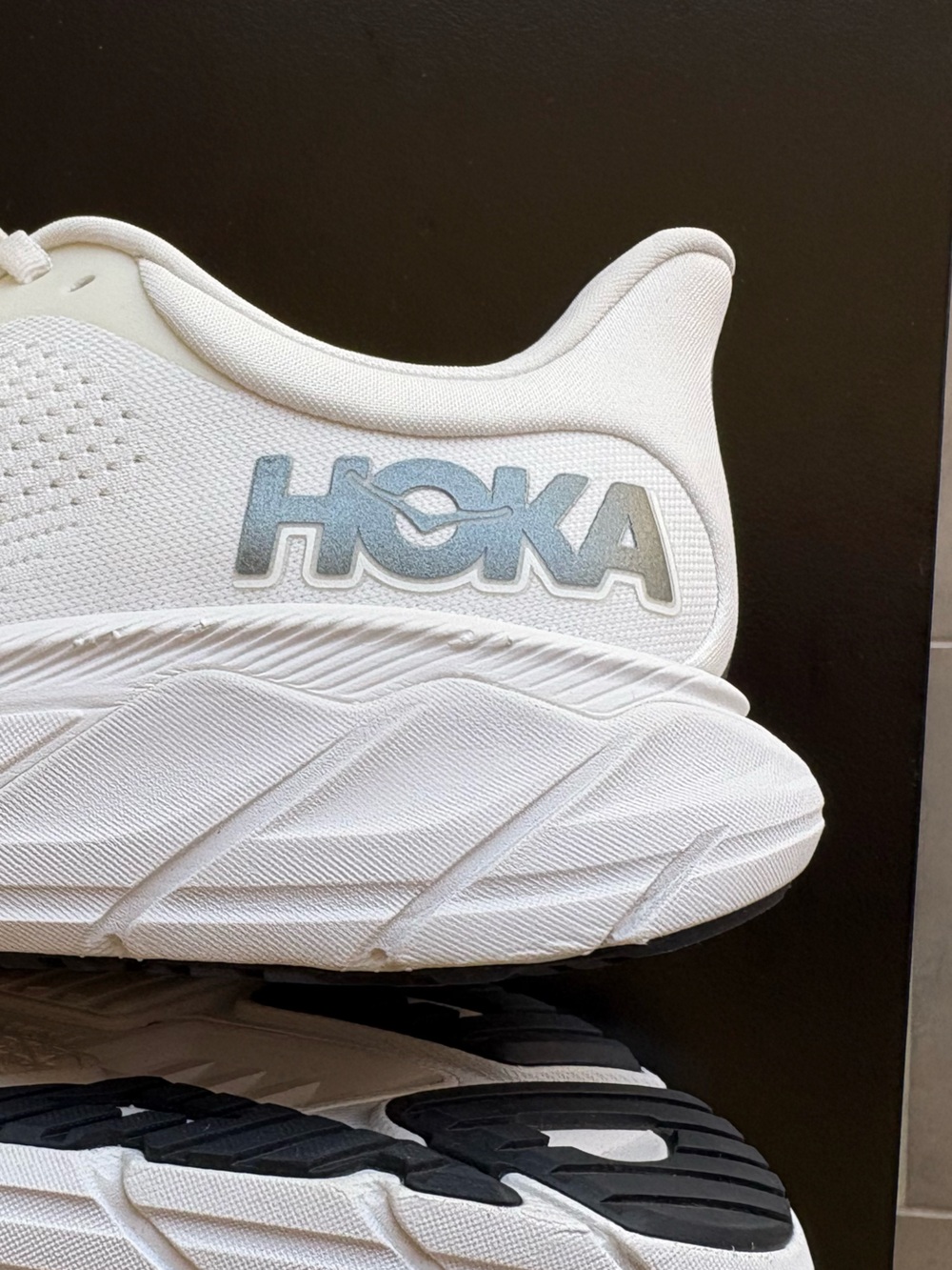 Hoka Arahi 7 Running Shoes White Sneakers Size 9 2E (Wide) - Picture 7 of 14
